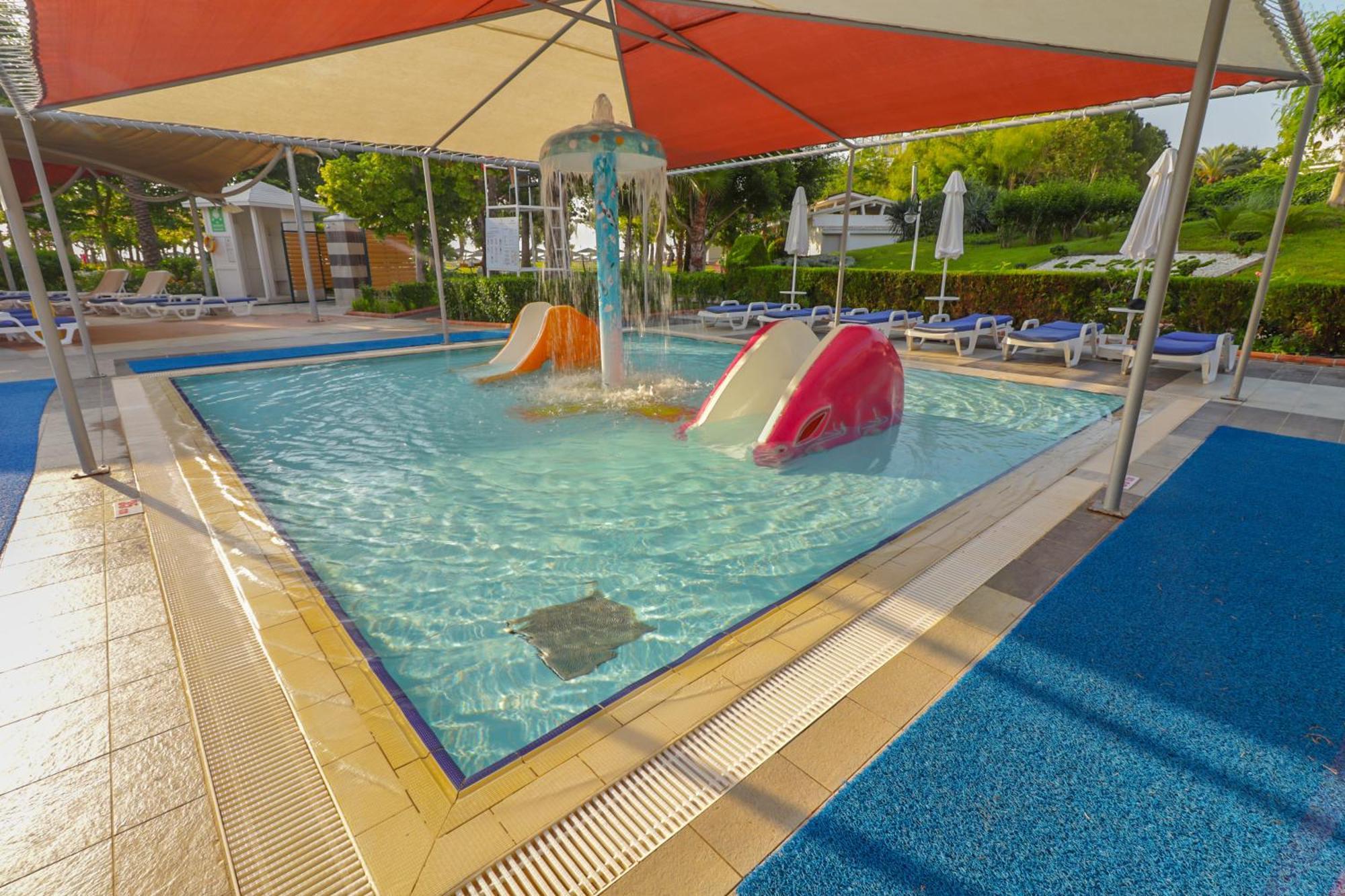 Queen'S Park Le Jardin Kemer Bagian luar foto