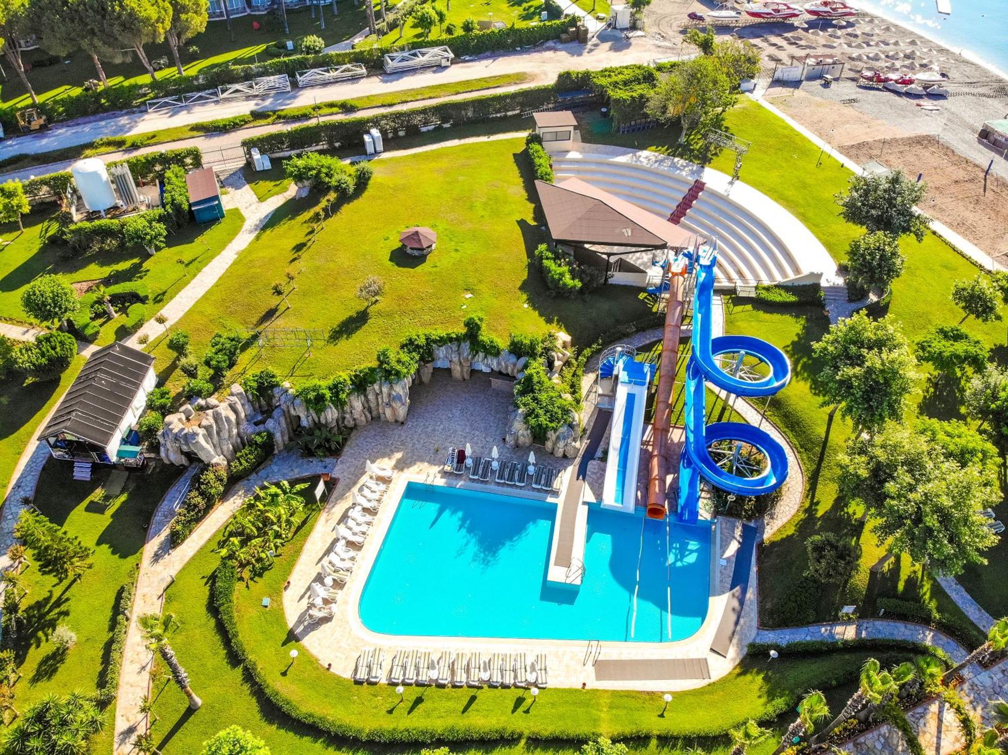 Queen'S Park Le Jardin Kemer Bagian luar foto