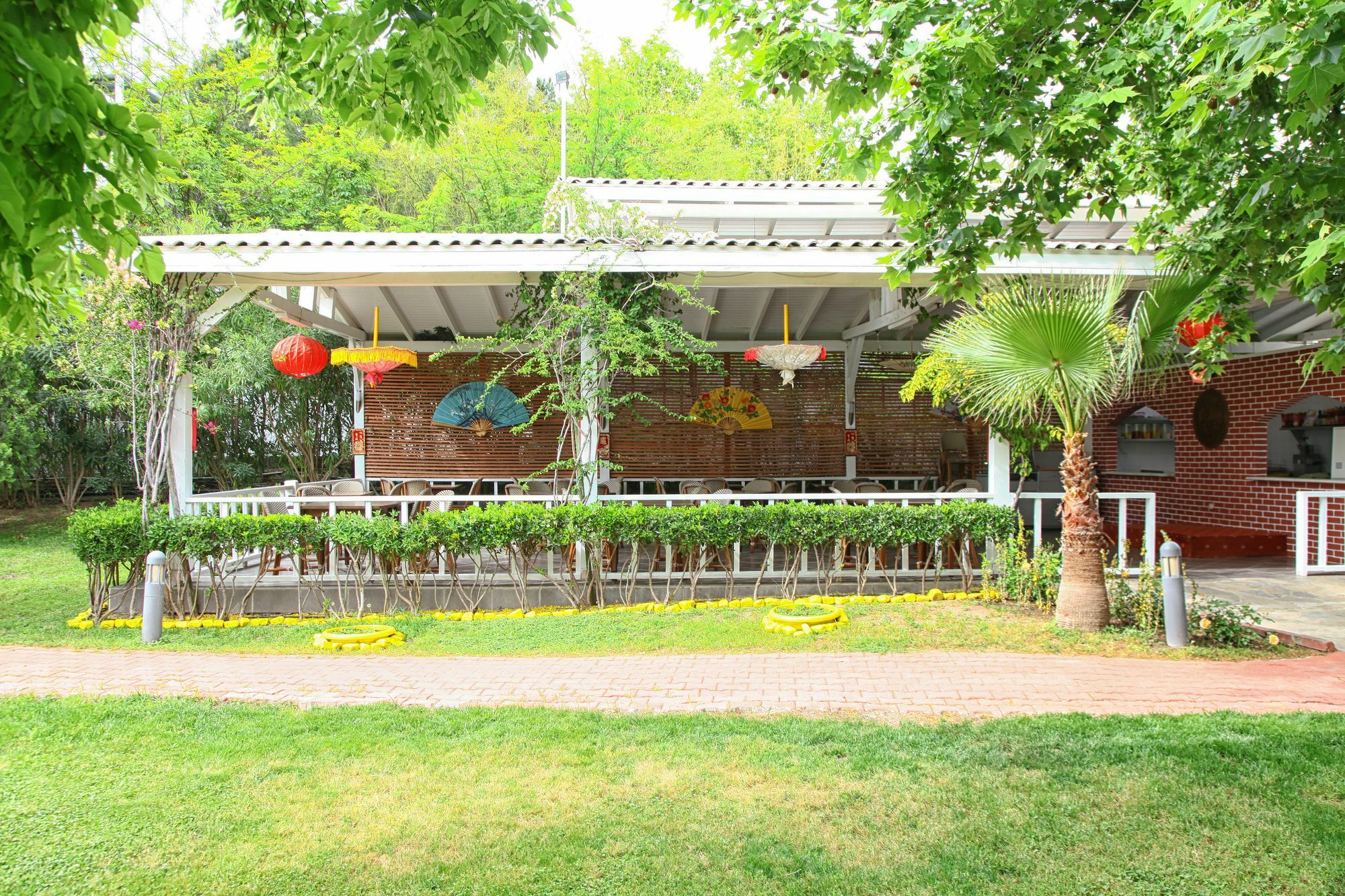 Queen'S Park Le Jardin Kemer Bagian luar foto